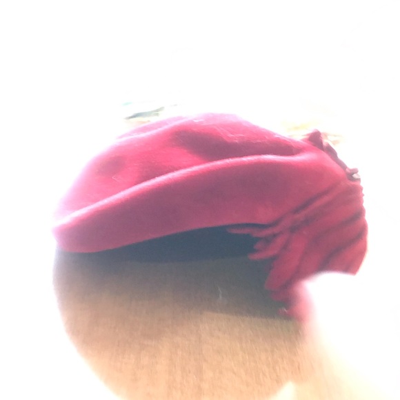 1940’s Pillbox red velvet hat - Picture 3 of 4